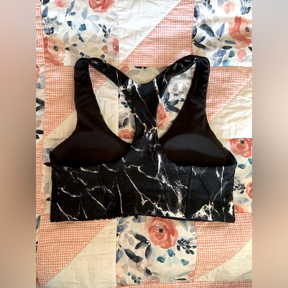 Old Navy Active POWERSOFT Sports Bra - Picture 2 of 3